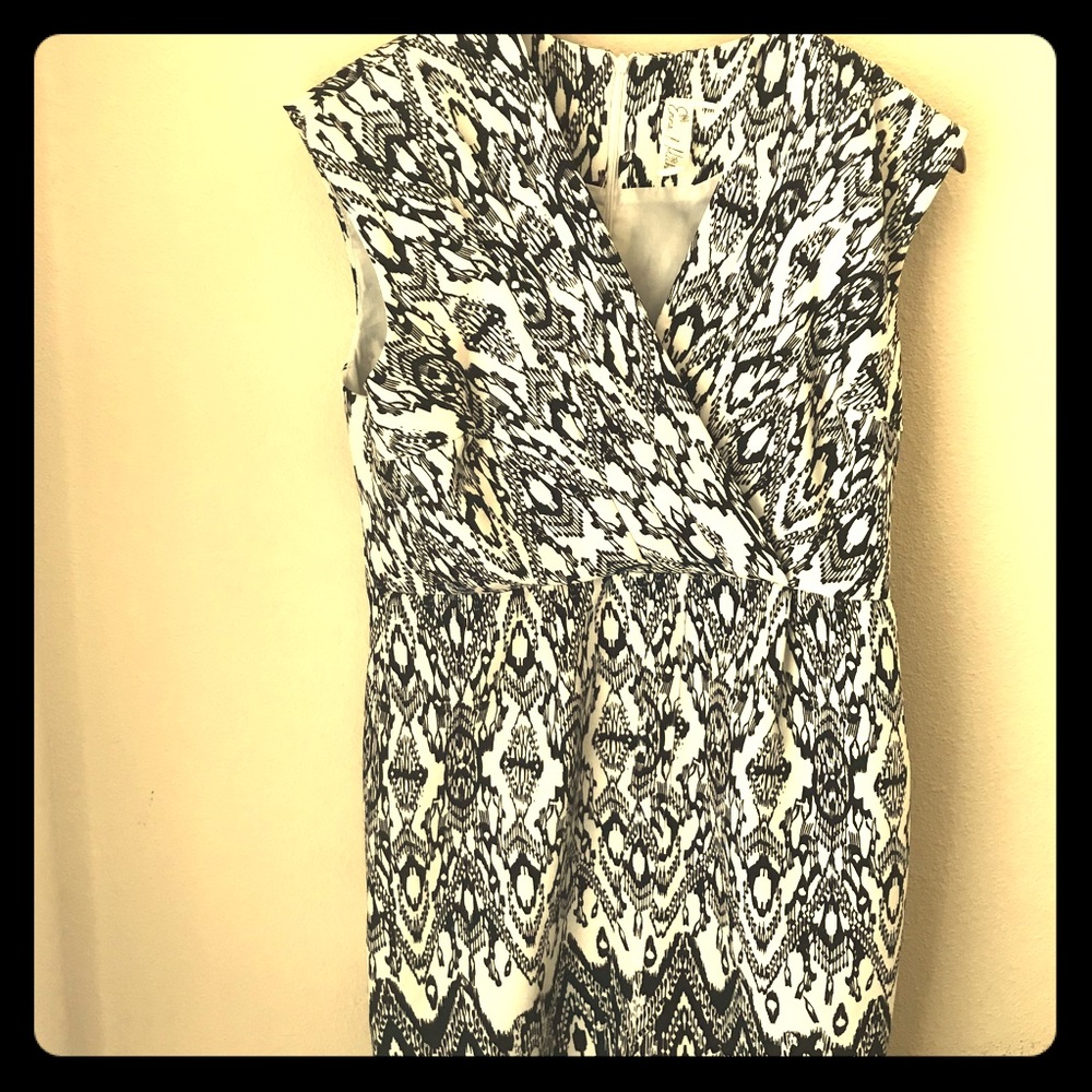 Black and white sleeveless dress